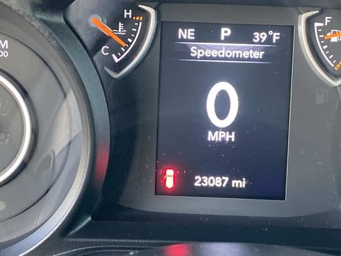 Certified 2025 Jeep Wrangler Sport S image 31