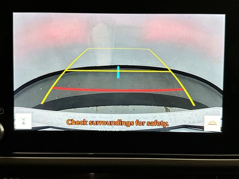 Used 2025 Toyota Camry SE w/ Convenience Package image 11