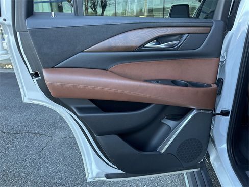 Used 2020 Cadillac Escalade Premium Luxury image 22
