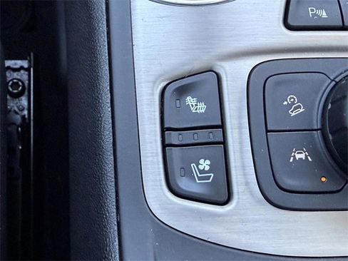 Used 2022 GMC Terrain Denali w/ Denali Premium Package image 25