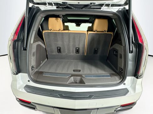 Used 2024 Cadillac Escalade Sport w/ Touring Package AWD/4WD image 28