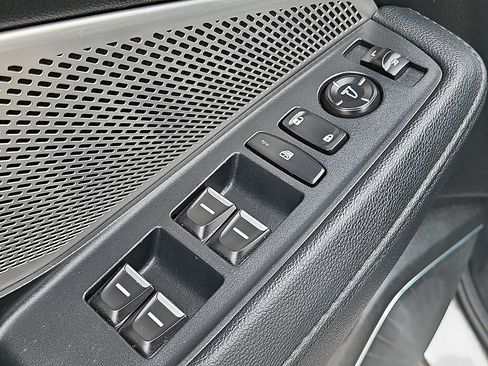 Used 2023 Acura MDX FWD image 16