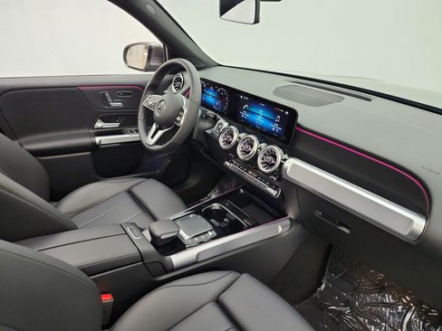 Used 2023 Mercedes-Benz GLB 250 image 18
