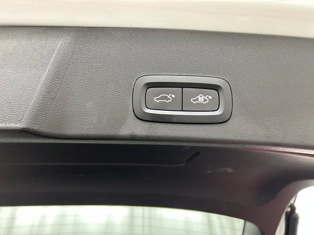 Used 2024 Volvo XC40 B5 Plus w/ Climate Package AWD/4WD image 27