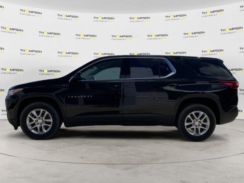 Used 2021 Chevrolet Traverse LS image 2