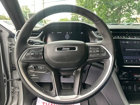 Used 2023 Jeep Grand Cherokee L Laredo AWD/4WD image 13