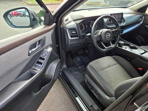 Used 2023 Nissan Rogue SV FWD image 18