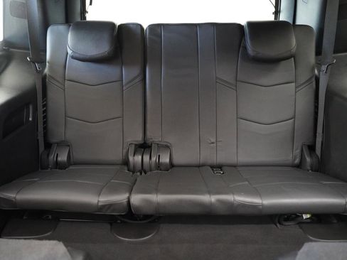 Used 2018 Cadillac Escalade Platinum image 37