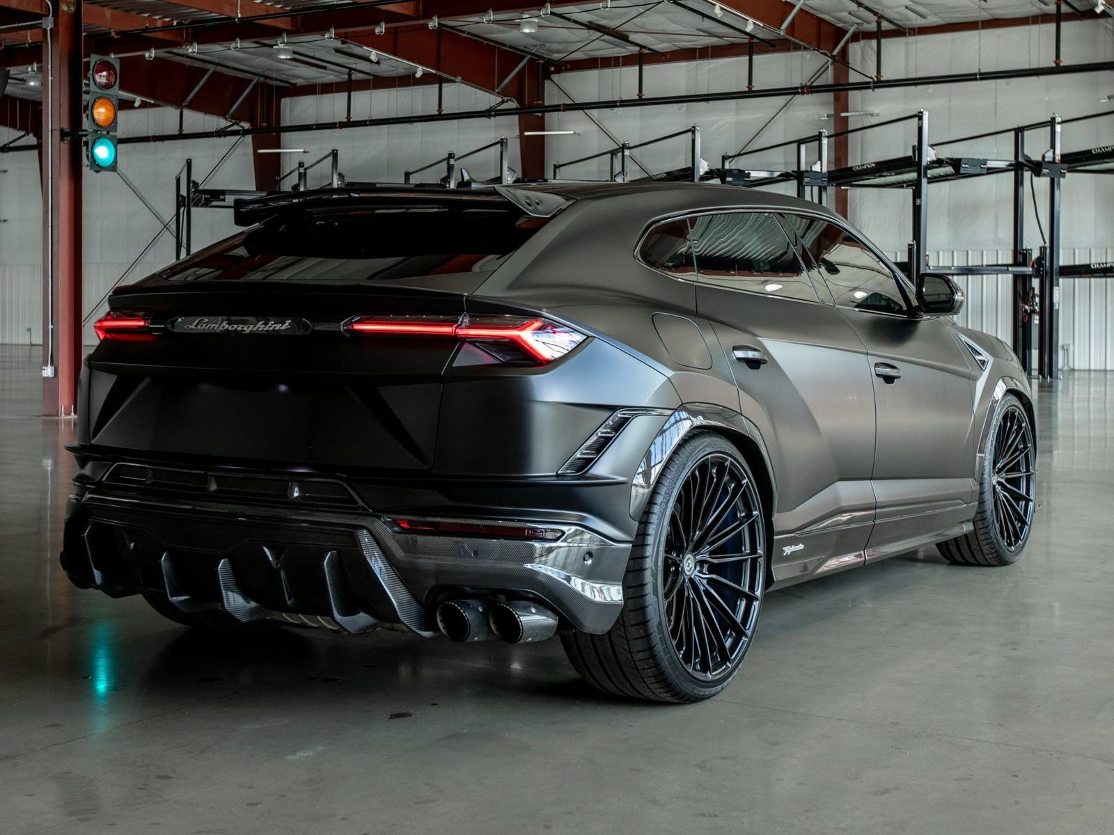 Used 2023 Lamborghini Urus Performante AWD/4WD image 5