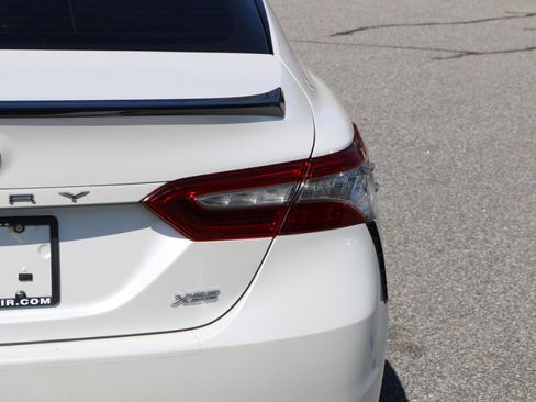 Used 2019 Toyota Camry XSE image 7