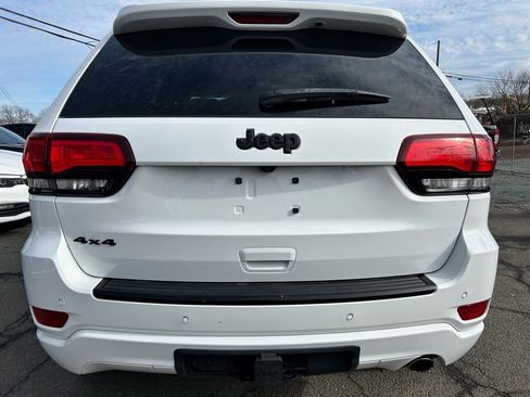 Used 2017 Jeep Grand Cherokee Altitude image 7