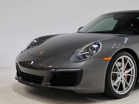 Used 2019 Porsche 911 Carrera 4S AWD/4WD image 4
