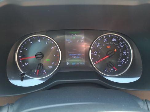 Used 2020 Toyota RAV4 XLE FWD image 31