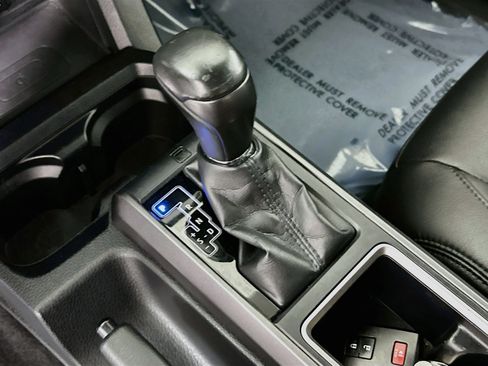 Used 2020 Toyota Tacoma TRD Sport AWD/4WD image 21
