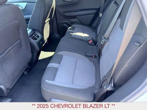 Used 2025 Chevrolet Blazer LT AWD/4WD image 13