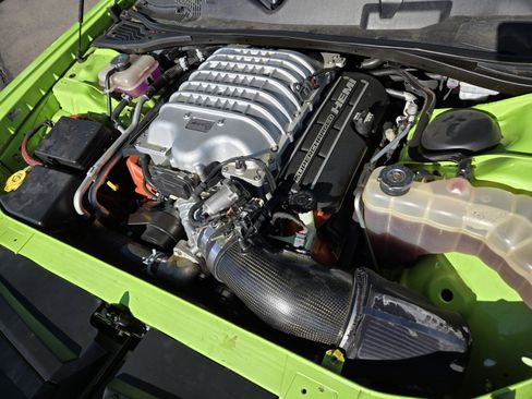 Used 2015 Dodge Challenger SRT Hellcat image 16