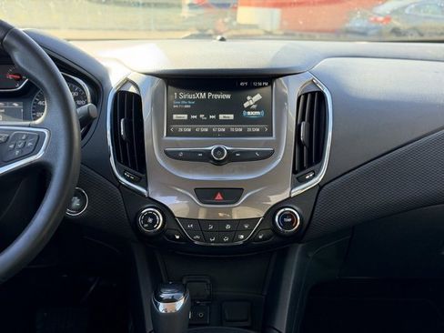 Used 2017 Chevrolet Cruze LT w/ Convenience Package image 22