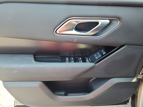 Certified 2026 Land Rover Range Rover Velar Dynamic SE image 24