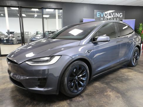 Used 2018 Tesla Model X 75D AWD/4WD image 5