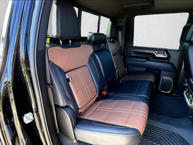 Used 2025 Chevrolet Silverado 2500 High Country w/ High Country Premium Package AWD/4WD image 26