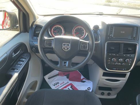 Used 2019 Dodge Grand Caravan SE image 19