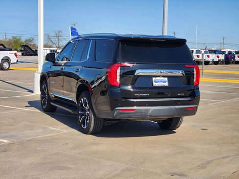 Used 2022 GMC Yukon SLT w/ SLT Premium Package image 5