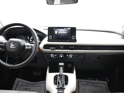 Used 2025 Honda HR-V LX image 19