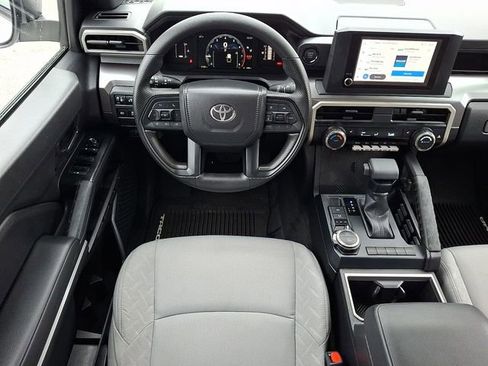 Certified 2025 Toyota Tacoma SR5 AWD/4WD image 11