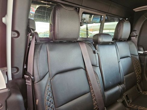 Used 2023 Jeep Gladiator Overland AWD/4WD image 14