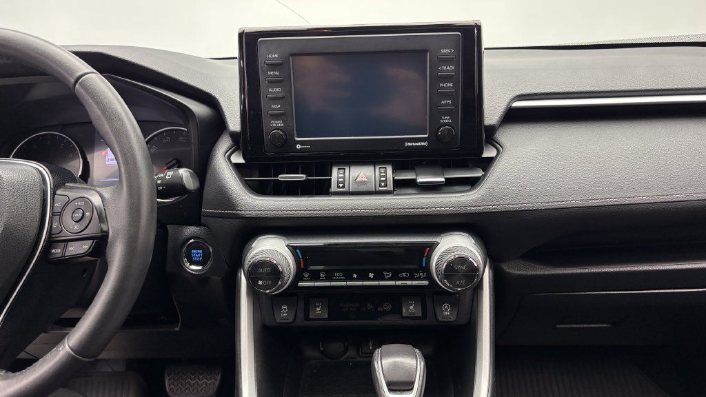 Used 2021 Toyota RAV4 XLE Premium AWD/4WD image 19