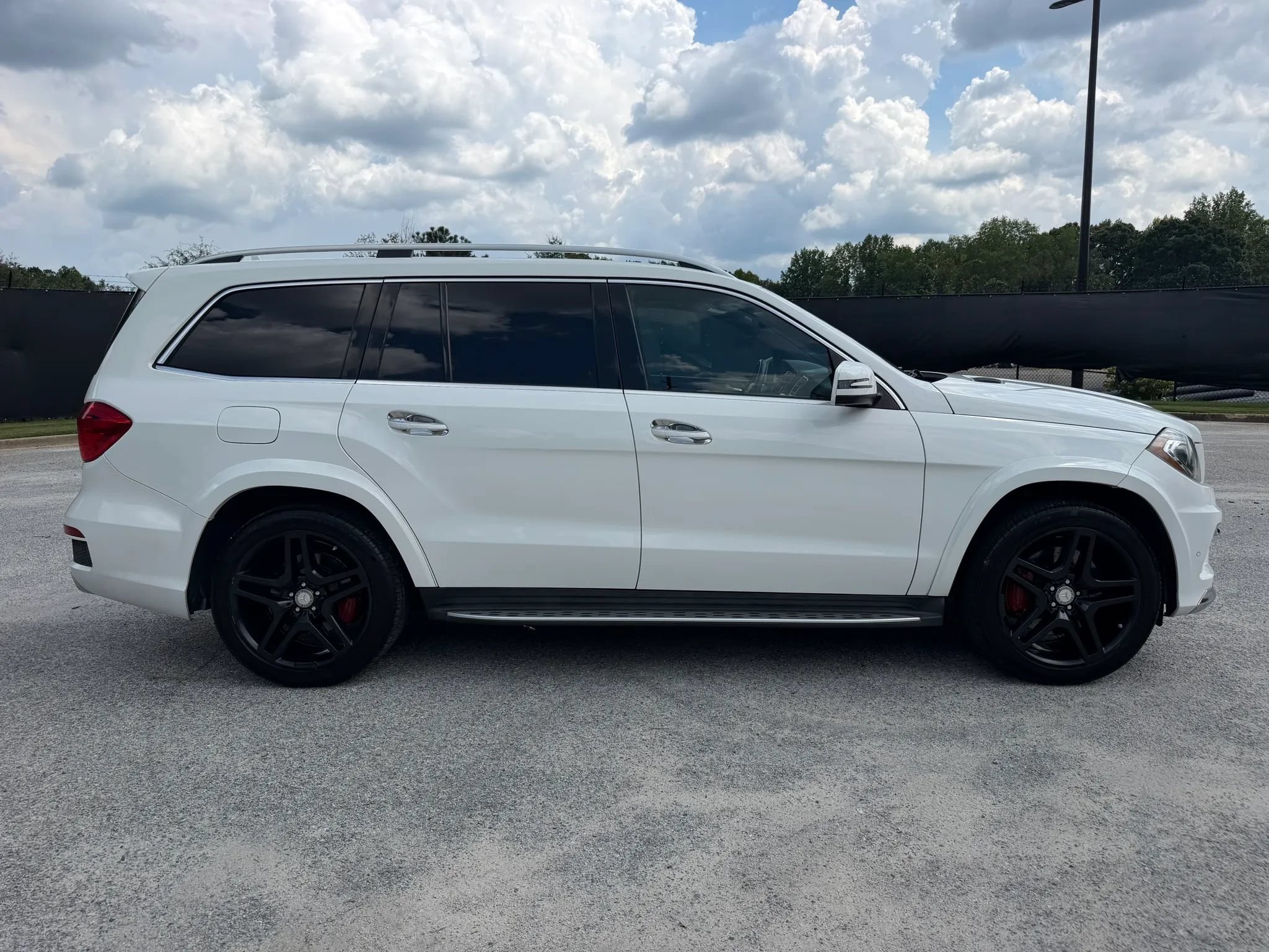 Used 2016 Mercedes-Benz GL 550 4MATIC image 6
