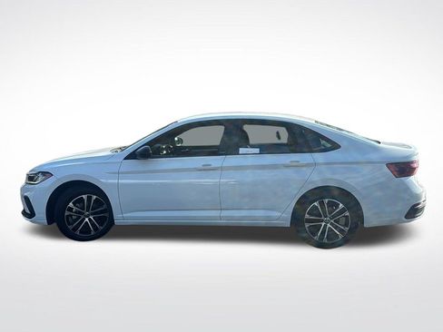 Used 2025 Volkswagen Jetta Sport FWD image 4