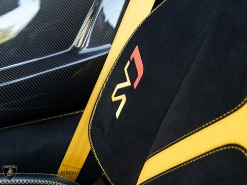 Used 2021 Lamborghini Aventador SVJ image 28