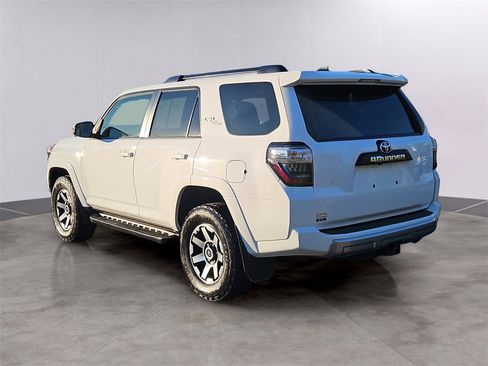 Used 2023 Toyota 4Runner TRD Off-Road Premium image 6