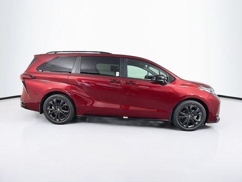New 2026 Toyota Sienna XSE FWD image 10