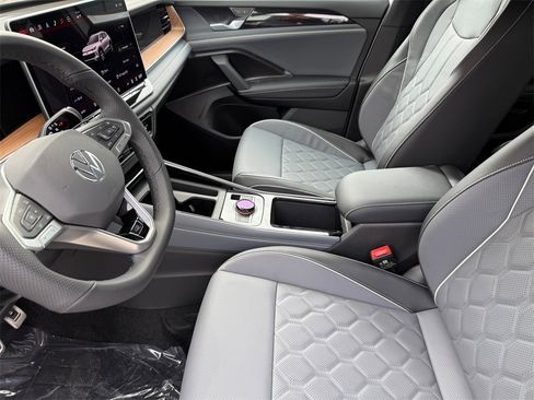 New 2026 Volkswagen Tiguan SEL R-Line image 14