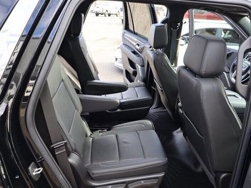 Used 2022 GMC Yukon Denali w/ Denali Premium Package image 18