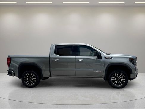Used 2024 GMC Sierra 1500 AT4 w/ Technology Package AWD/4WD image 6