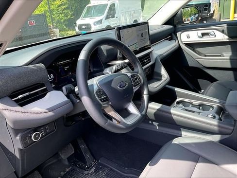 New 2026 Ford Explorer Active w/ Active Comfort Package AWD/4WD image 7