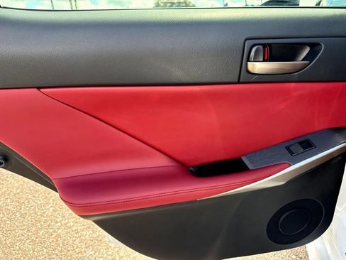 Used 2019 Lexus IS 300 F Sport image 27