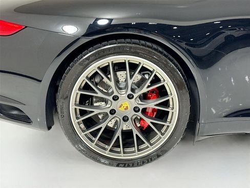 Used 2019 Porsche 911 Carrera S image 38