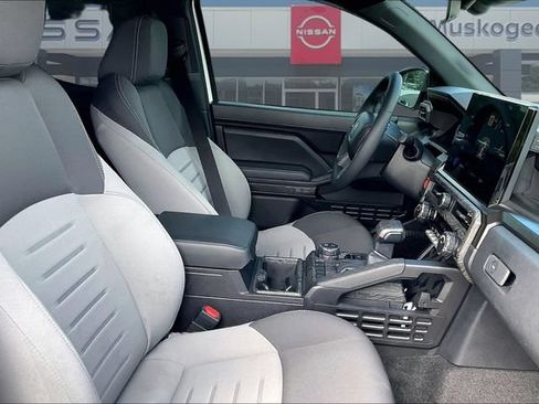 Used 2025 Toyota Tacoma TRD Sport AWD/4WD image 28