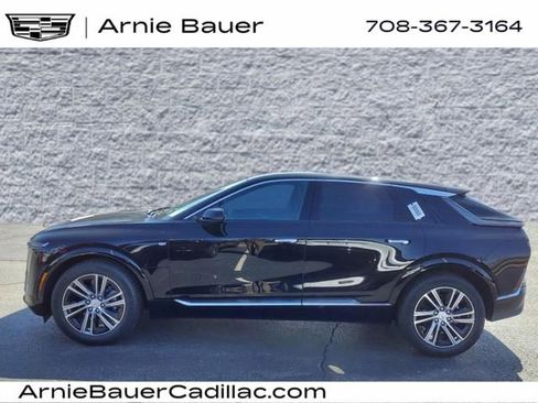 New 2025 Cadillac Lyriq Luxury image 11