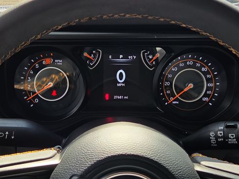 Used 2024 Jeep Wrangler Unlimited Sport AWD/4WD image 10