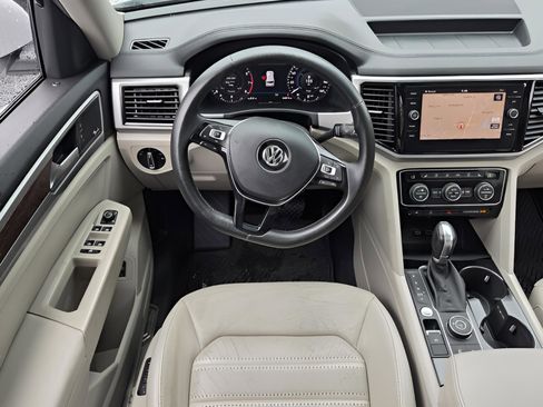 Used 2018 Volkswagen Atlas SEL Premium AWD/4WD image 12