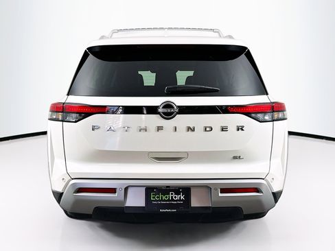 Used 2024 Nissan Pathfinder SL image 7