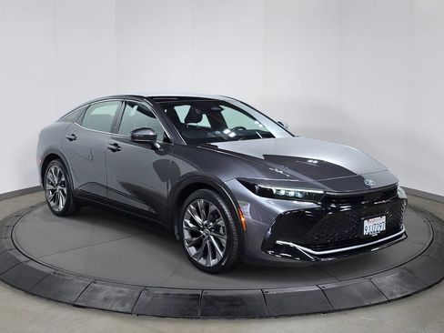 Used 2023 Toyota Crown w/ Advanced Technology Package AWD/4WD image 9