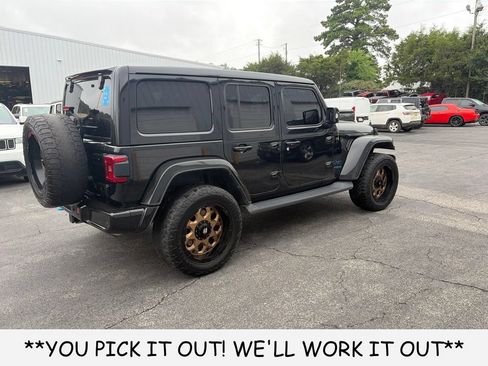 Used 2022 Jeep Wrangler Unlimited Sahara AWD/4WD image 6