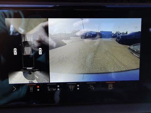 Used 2024 GMC Sierra 3500 AT4 w/ Technology Package image 23