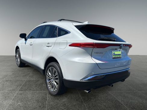 Used 2024 Toyota Venza AWD/4WD image 7